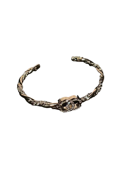 New semi-closed thin diamond bracelet