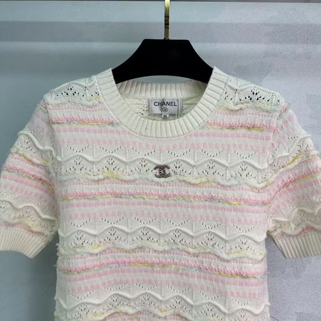 New pattern knitted short sleeves