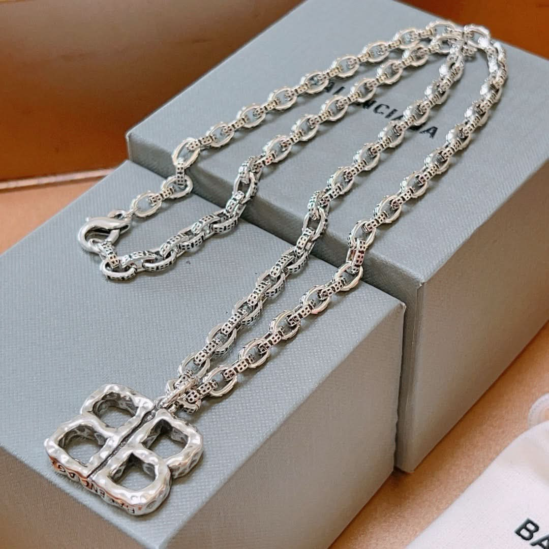 Balenciaga  NECKLACE