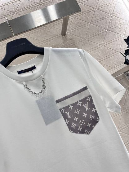 Round neck pocket chain 𝑇𝑒𝑒