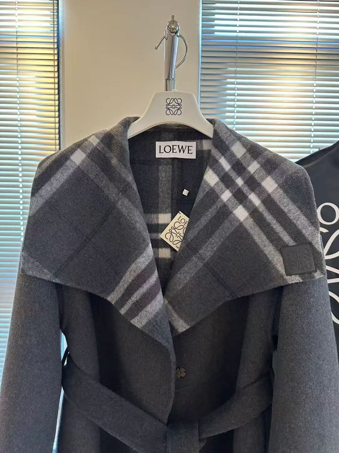 New checkered 100% wool warm woolen coat