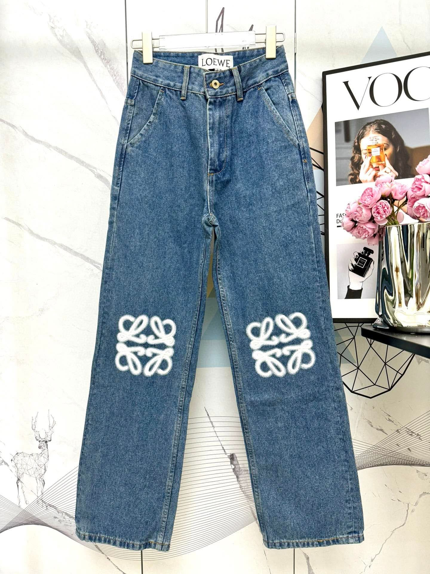 Retro light blue washed flocked embellished jeans