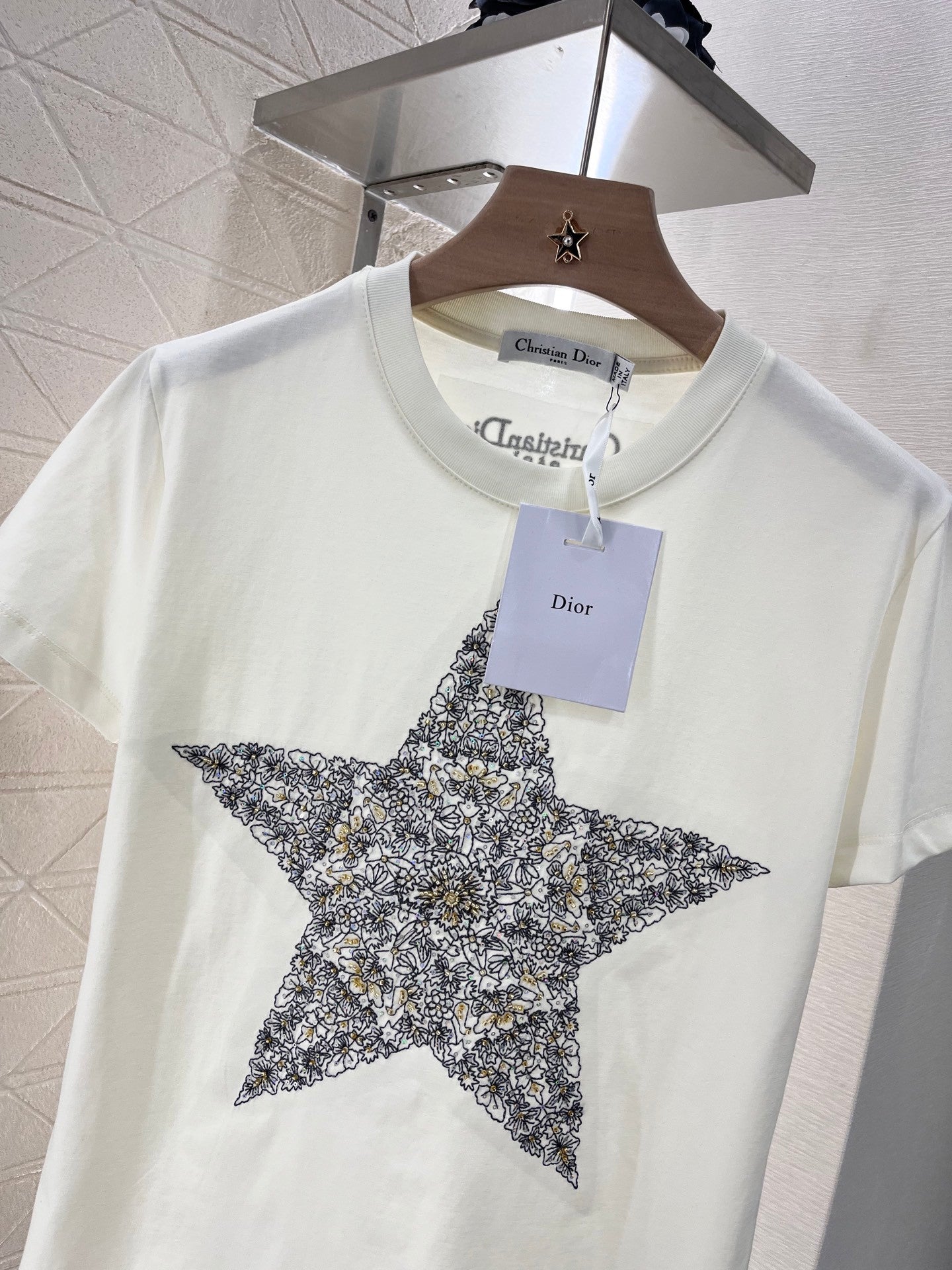 Five-pointed star ribbon embroidered short-sleeved T-shirt