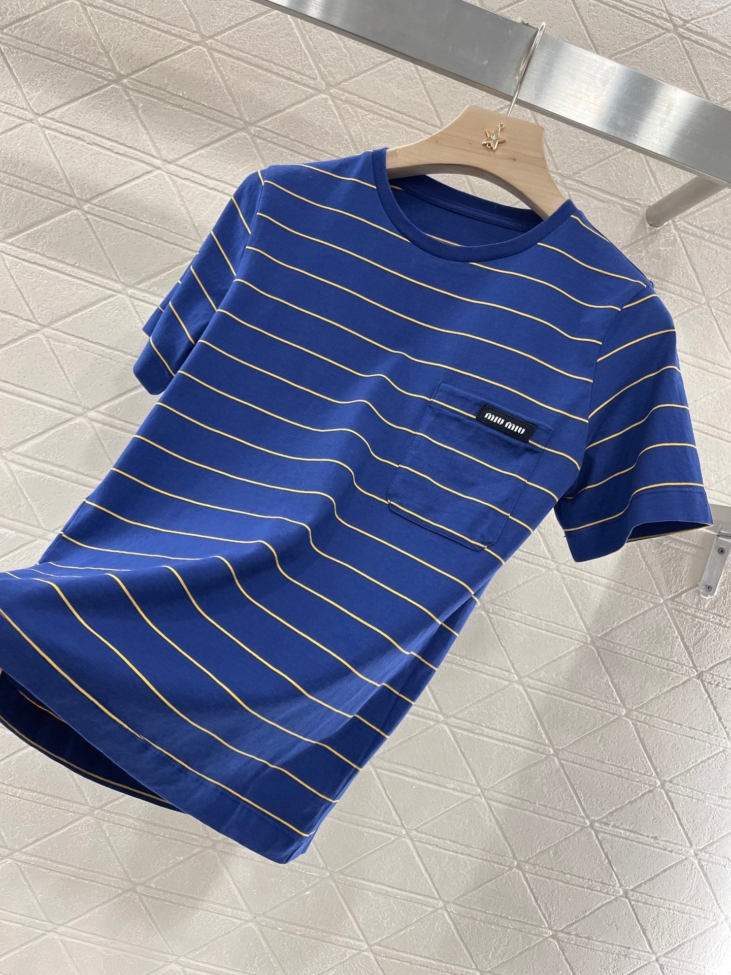 New Striped Round Neck Fashion T-shirt