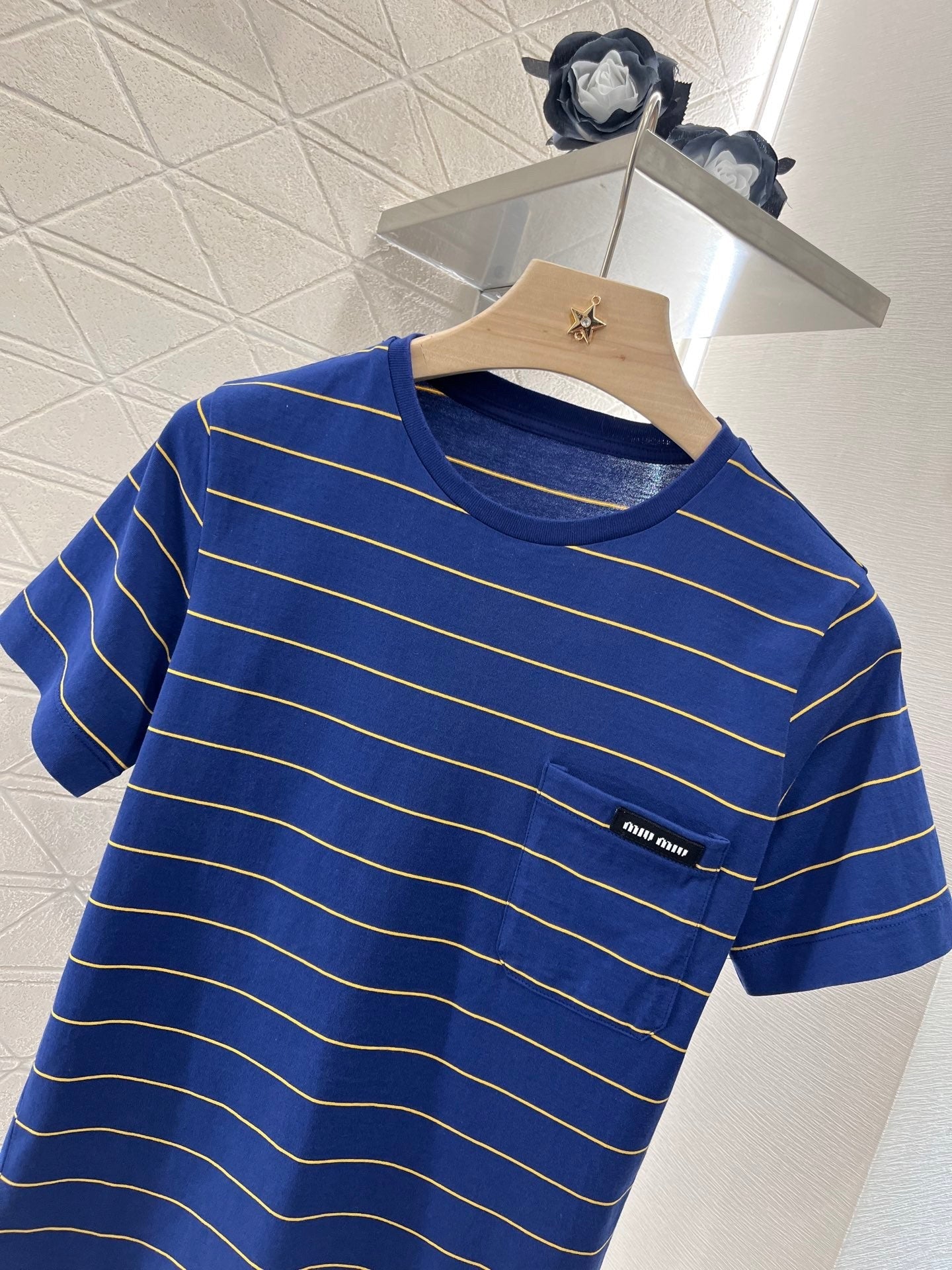 New Striped Round Neck Fashion T-shirt