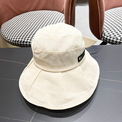 wide brim hat