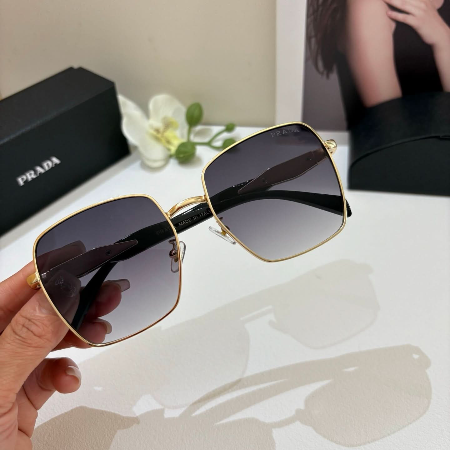 Bold Oversized Sunglasses: Premium Glamour