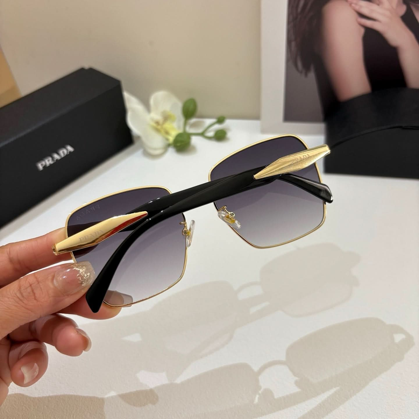 Bold Oversized Sunglasses: Premium Glamour