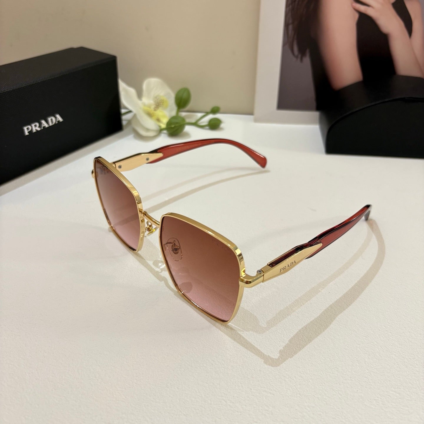 Retro Round Sunnies: Luxe Vintage Vibes