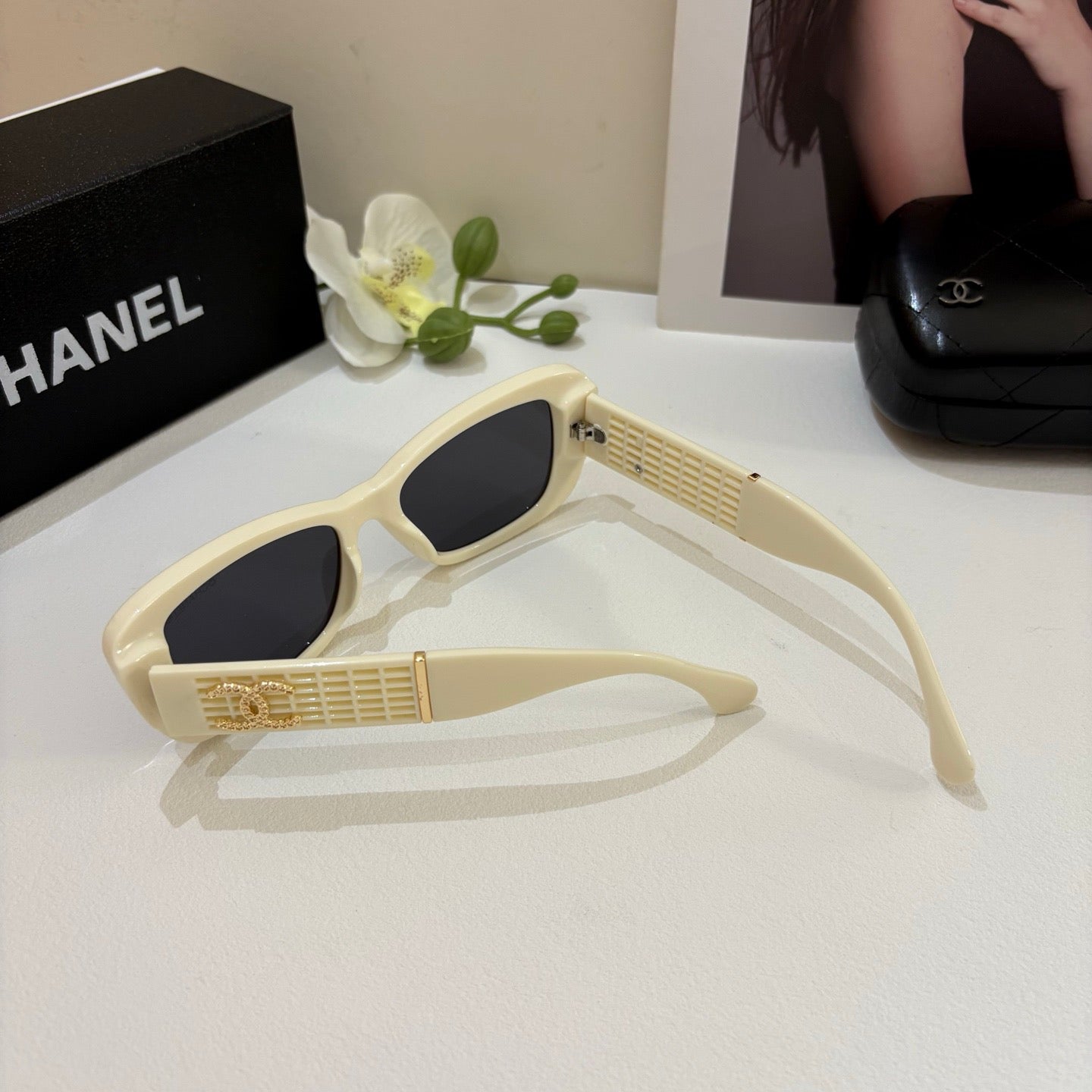 Edgy Geometric Sunnies: Premium Flair