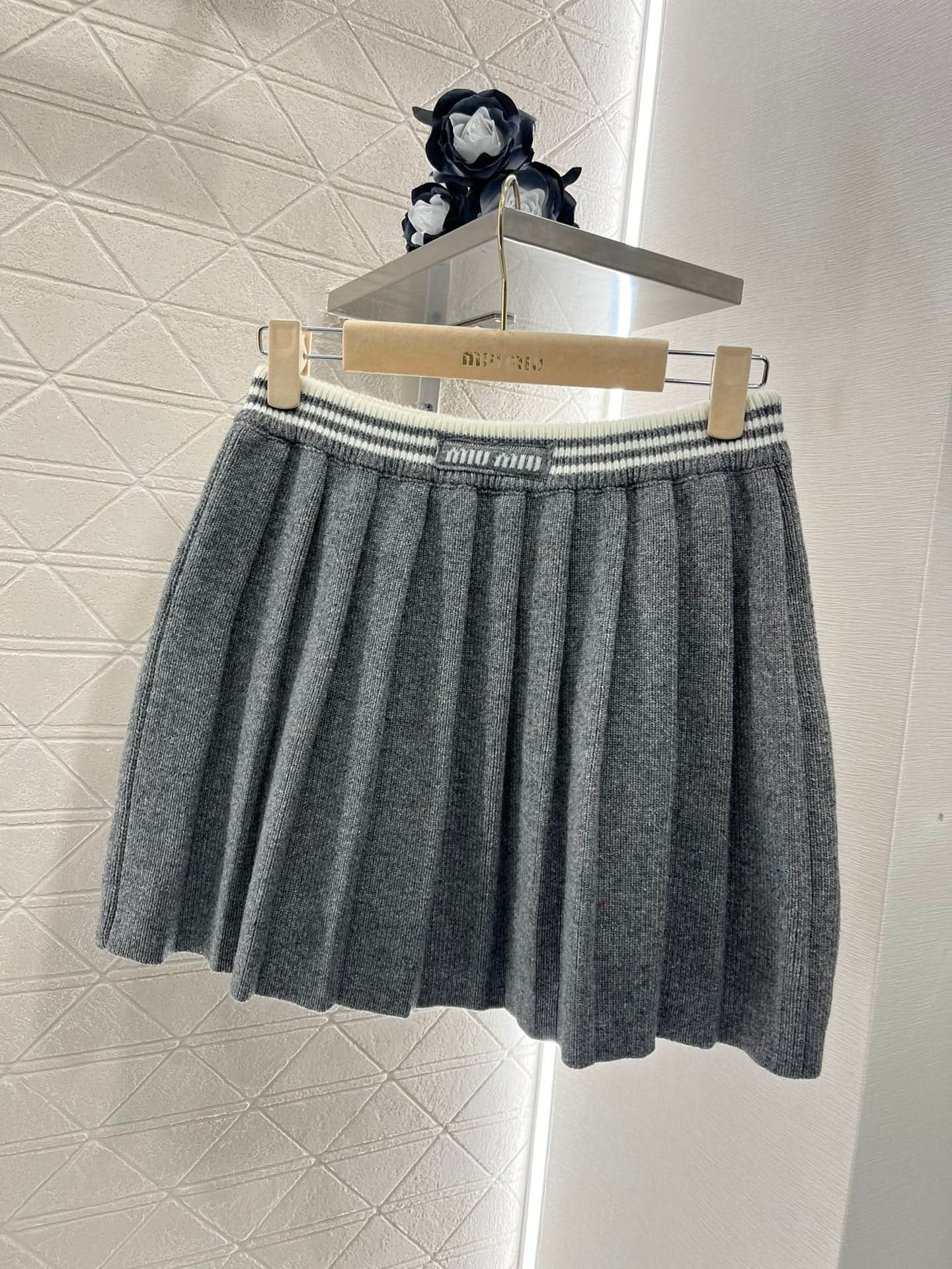 MIU-Knit Pleated Skirt - Silhouette Atelier 