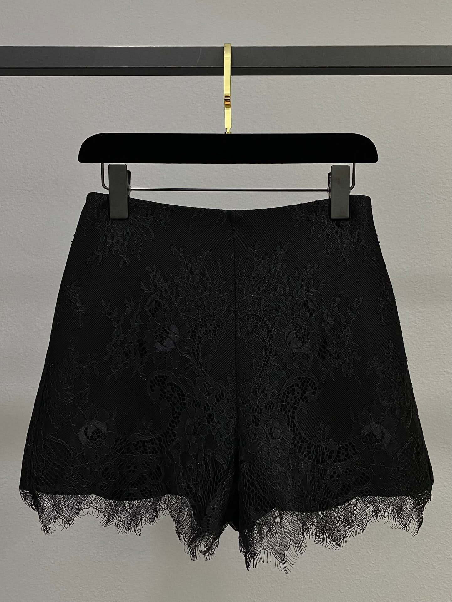 AL-Black lace shorts - Silhouette Atelier 