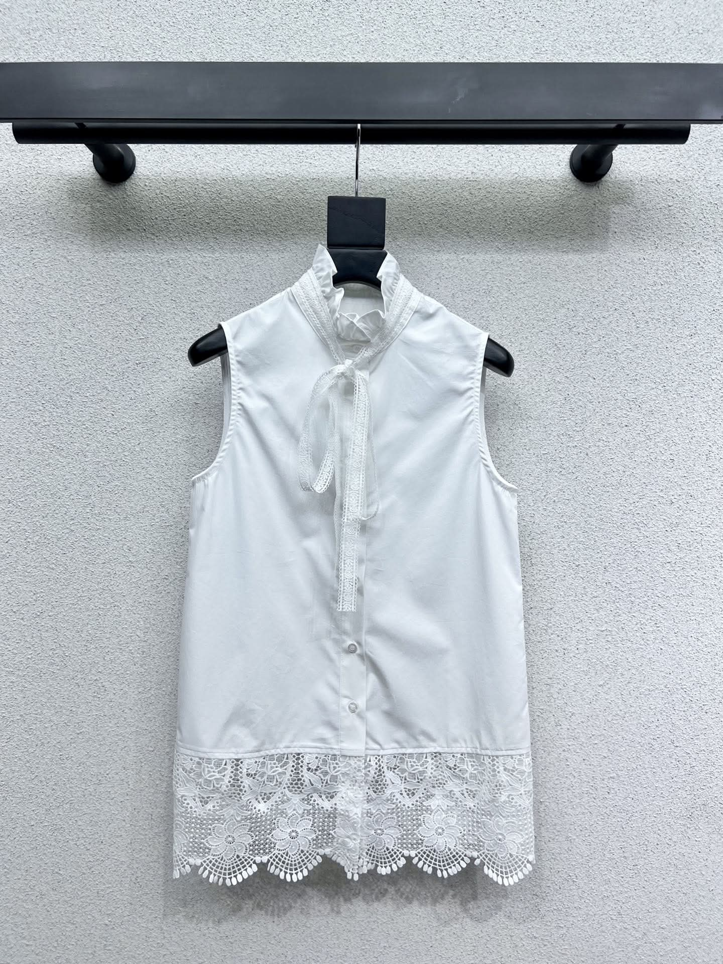 Chane-Lace Trim Sleeveless Blouse - Silhouette Atelier 