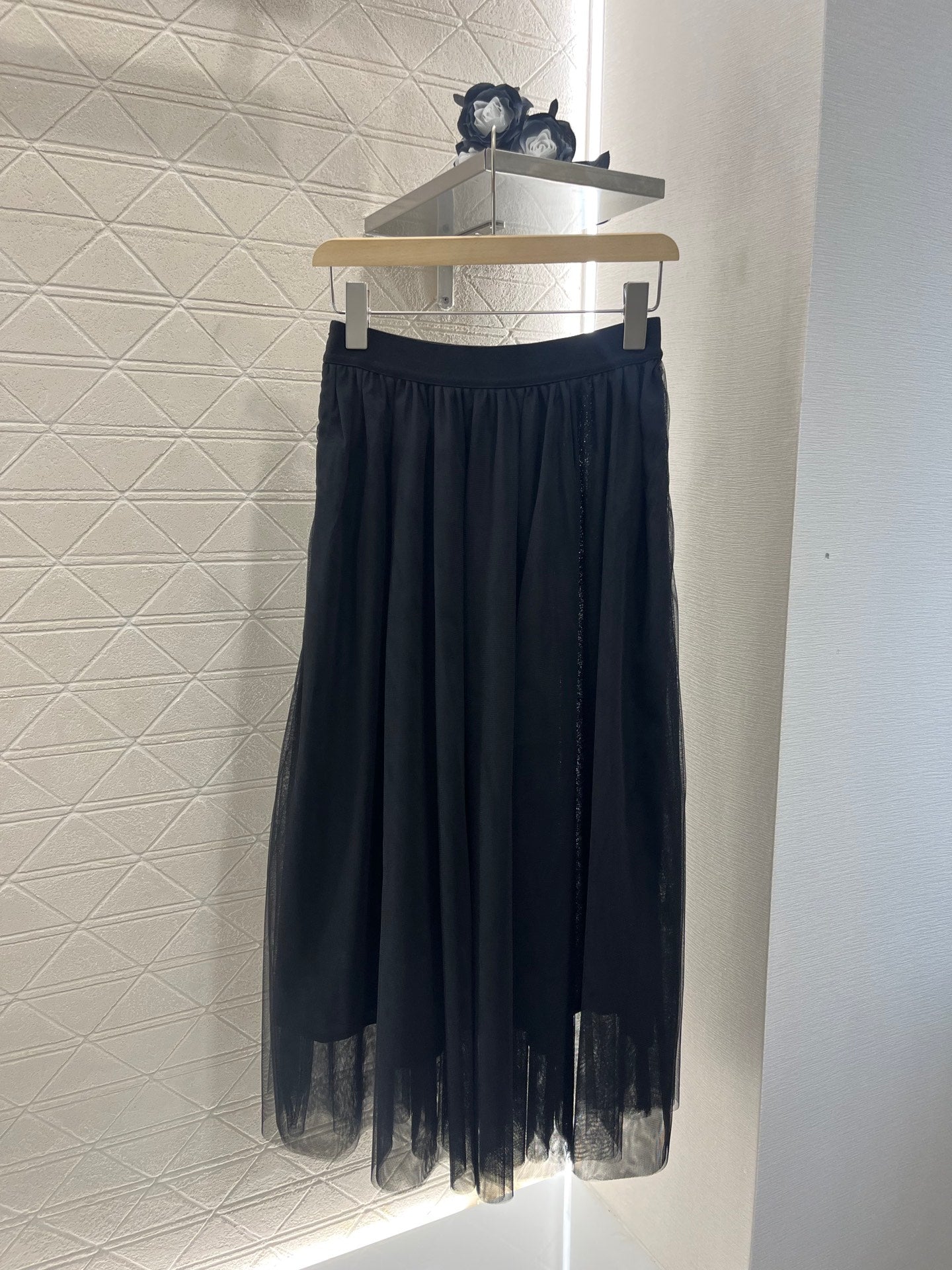 25SS Bold High-Quality Skirt with Luxe Touch