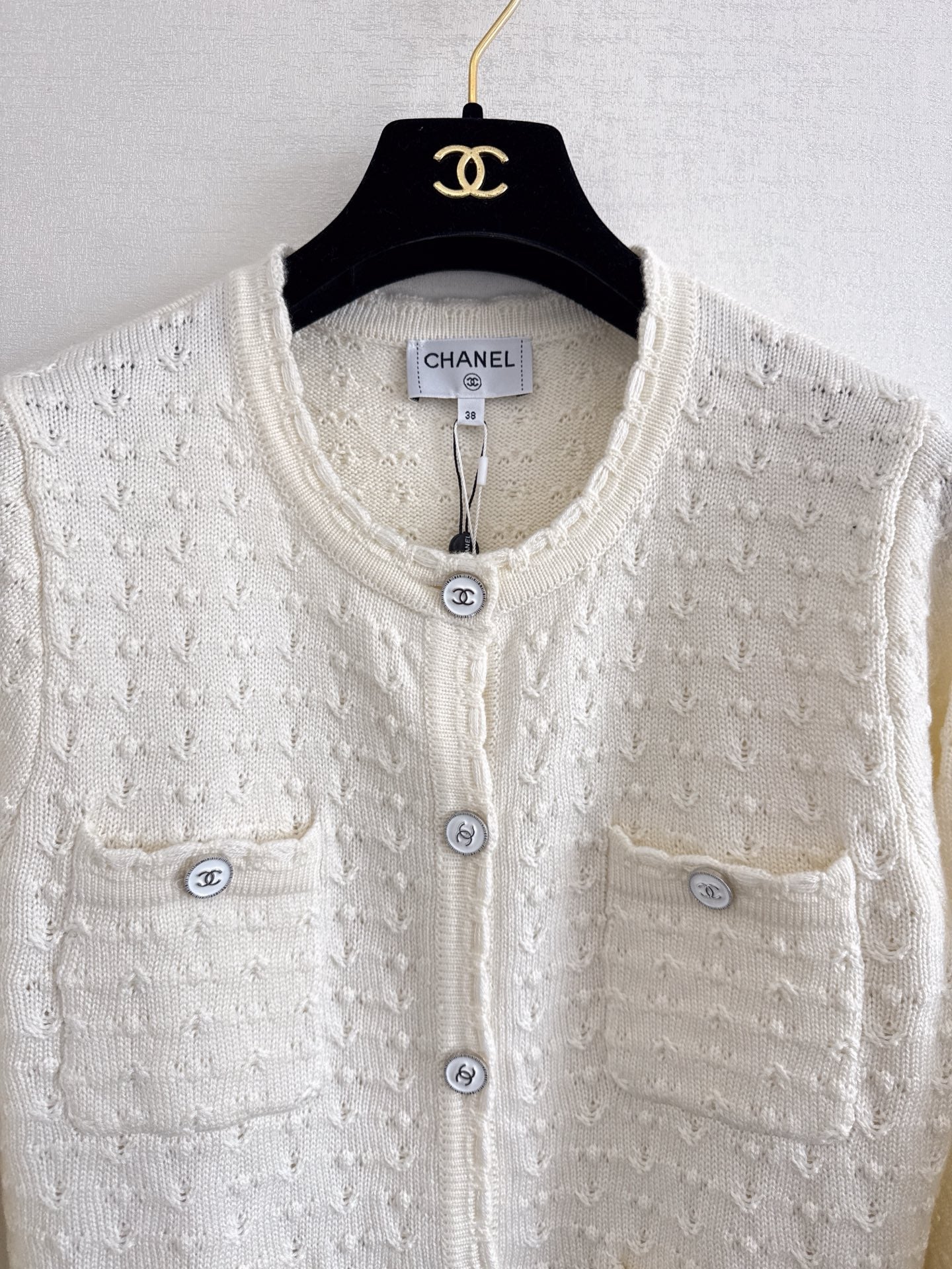 Knitted crew neck cardigan (hidden version)