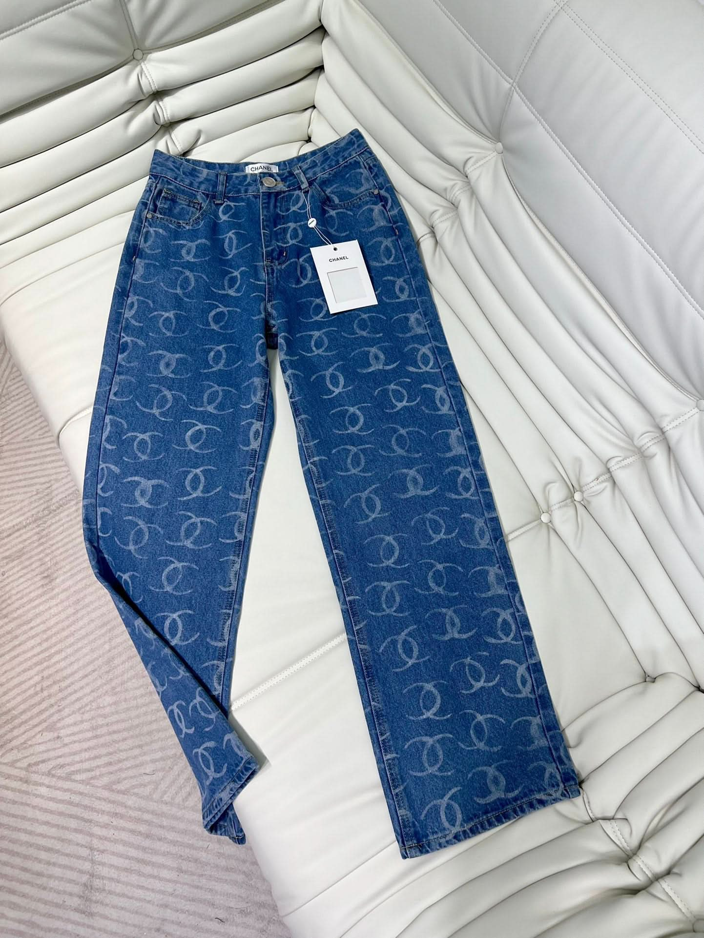 Chane-Straight jeans with full lettering print - Silhouette Atelier 