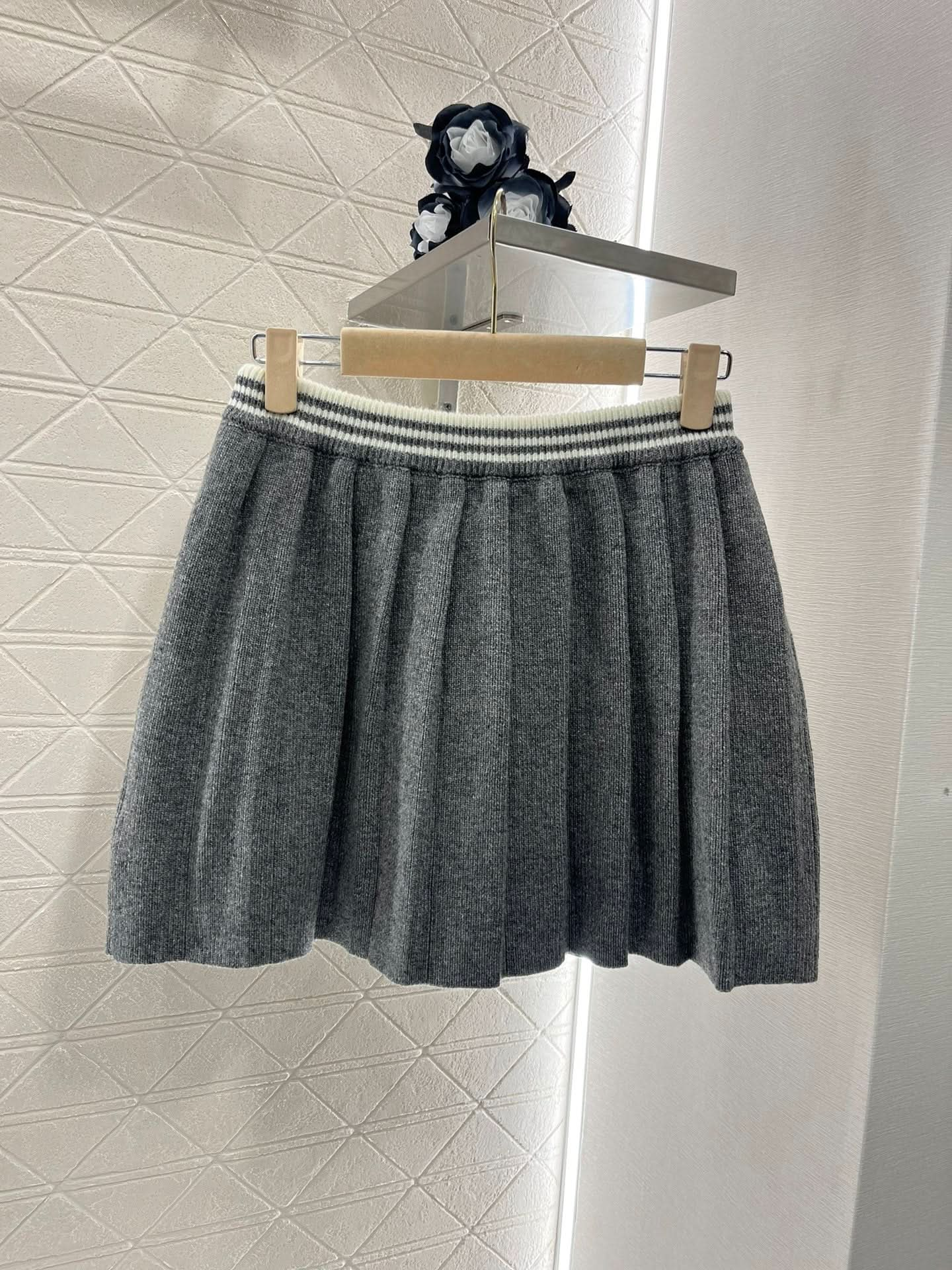 MIU-Knit Pleated Skirt - Silhouette Atelier 