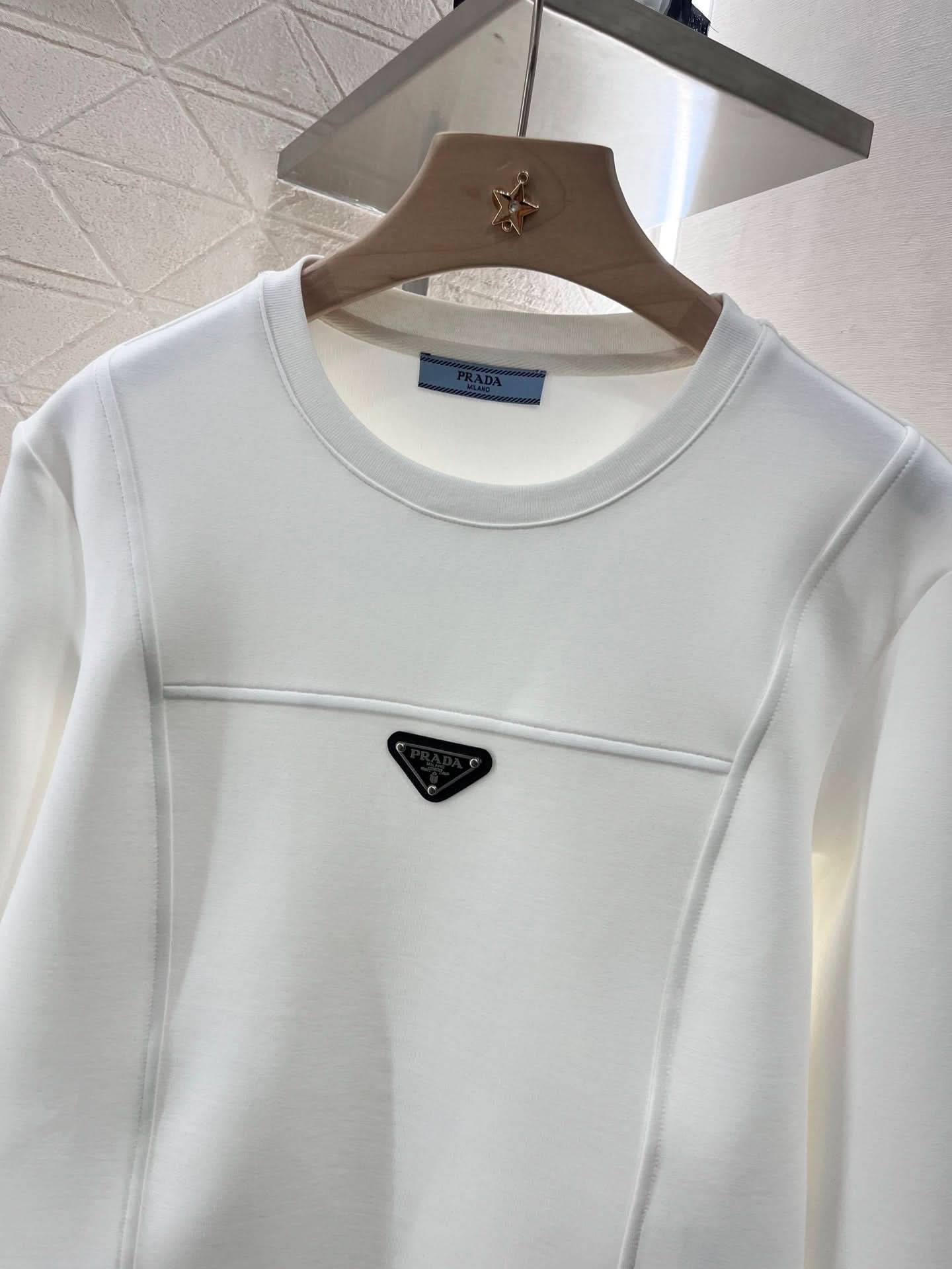 Prad-Round neck fashionable sweatshirt - Silhouette Atelier 