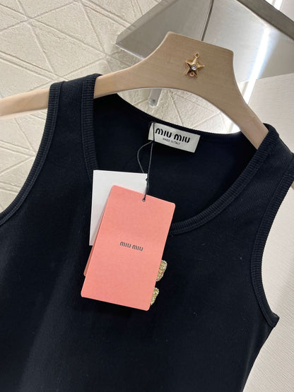 MIU-Embroidered Letter Tank Top - Silhouette Atelier 