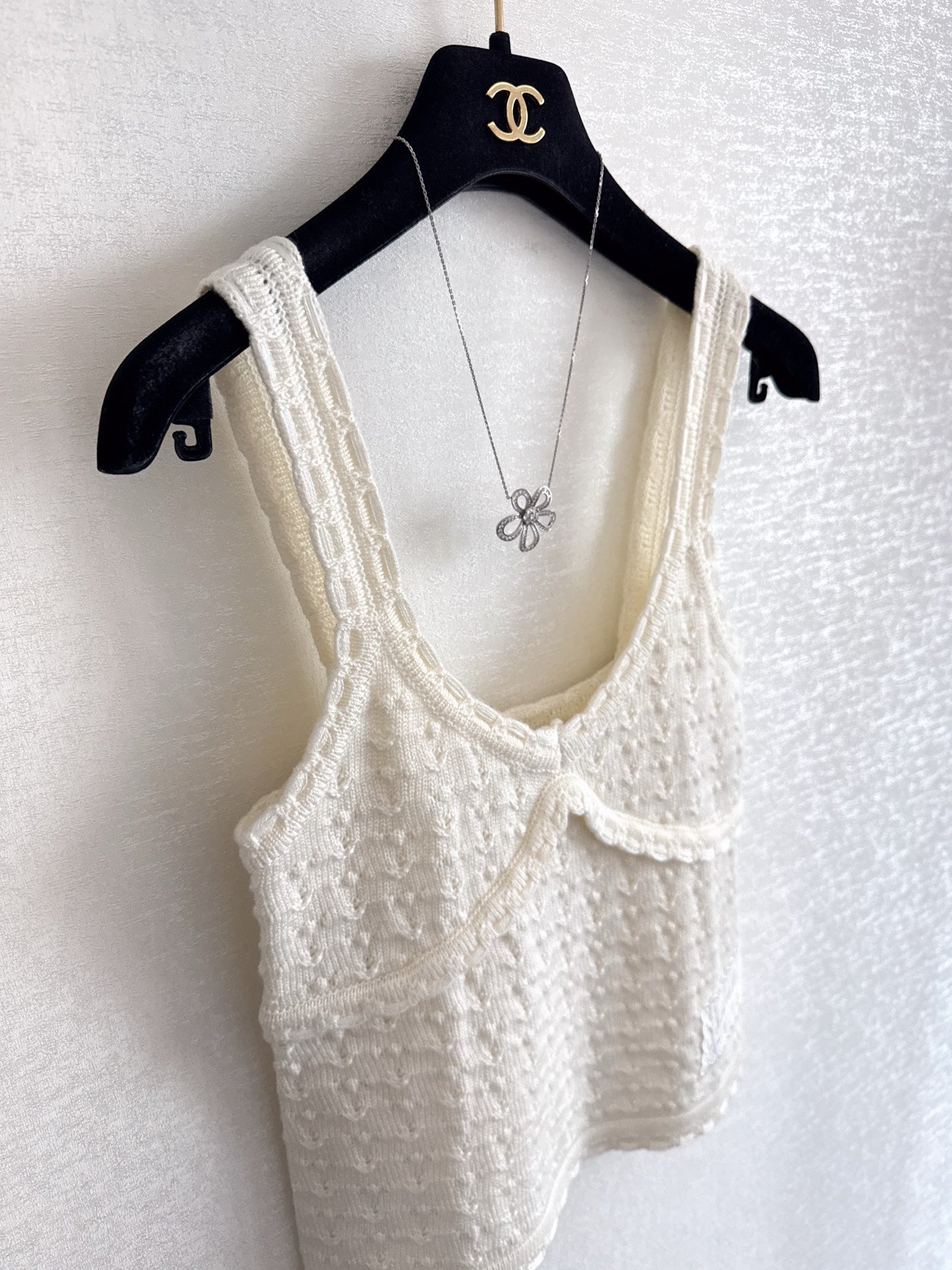 Knitted camisole (hidden style)