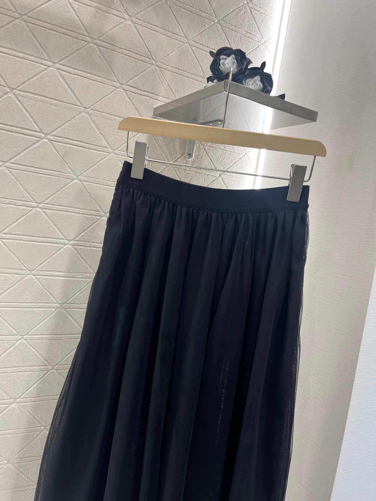 25SS Bold High-Quality Skirt with Luxe Touch