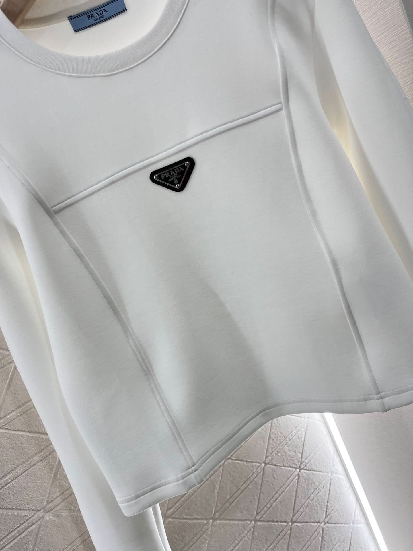 Prad-Round neck fashionable sweatshirt - Silhouette Atelier 