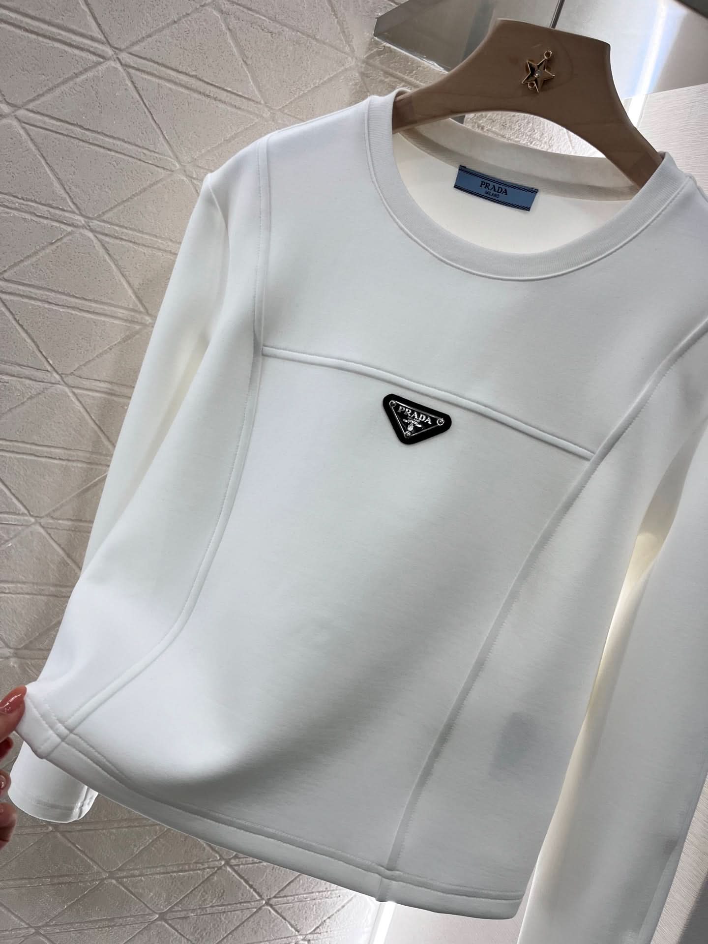 Prad-Round neck fashionable sweatshirt - Silhouette Atelier 