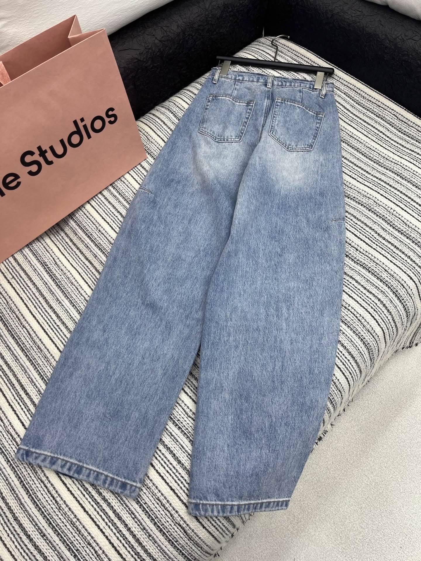 MIU-Sickle Jeans - Silhouette Atelier 