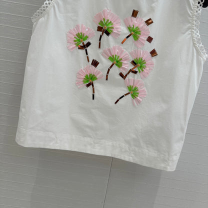 Floral embroidered sleeveless shirt