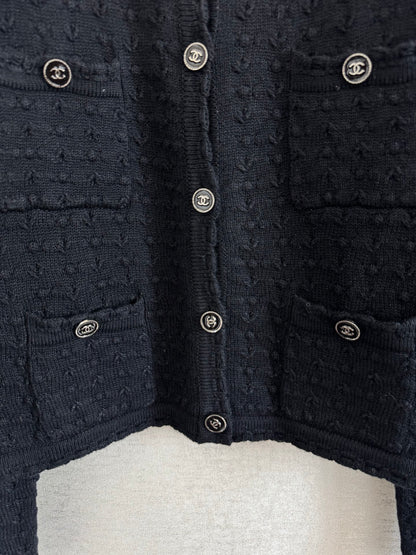 Knitted crew neck cardigan (hidden version)