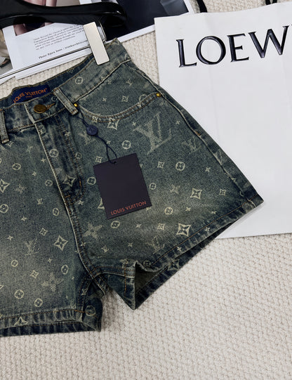 Laser-burned logo denim shorts