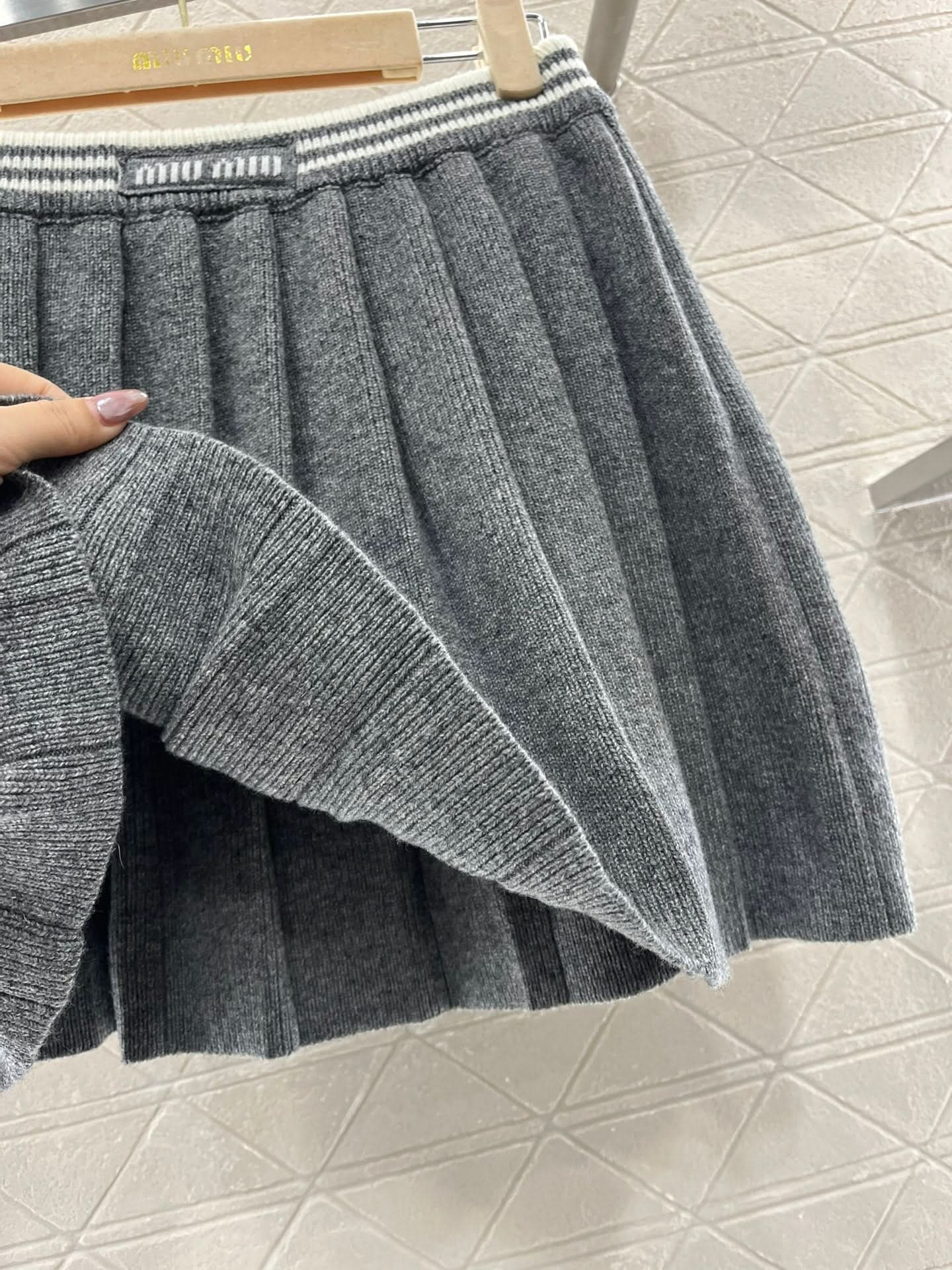 MIU-Knit Pleated Skirt - Silhouette Atelier 