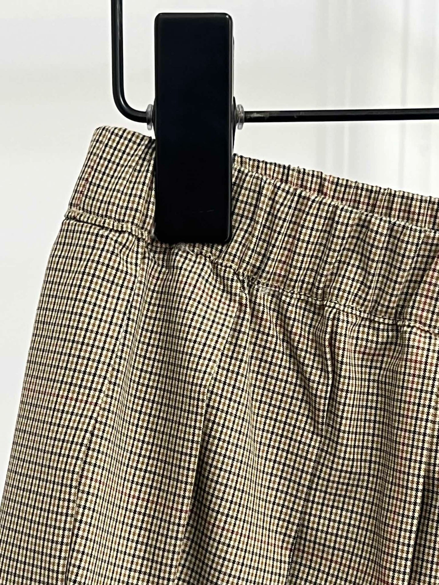 25SS Retro Plaid Pleated Skirt: Premium Emblem Charm