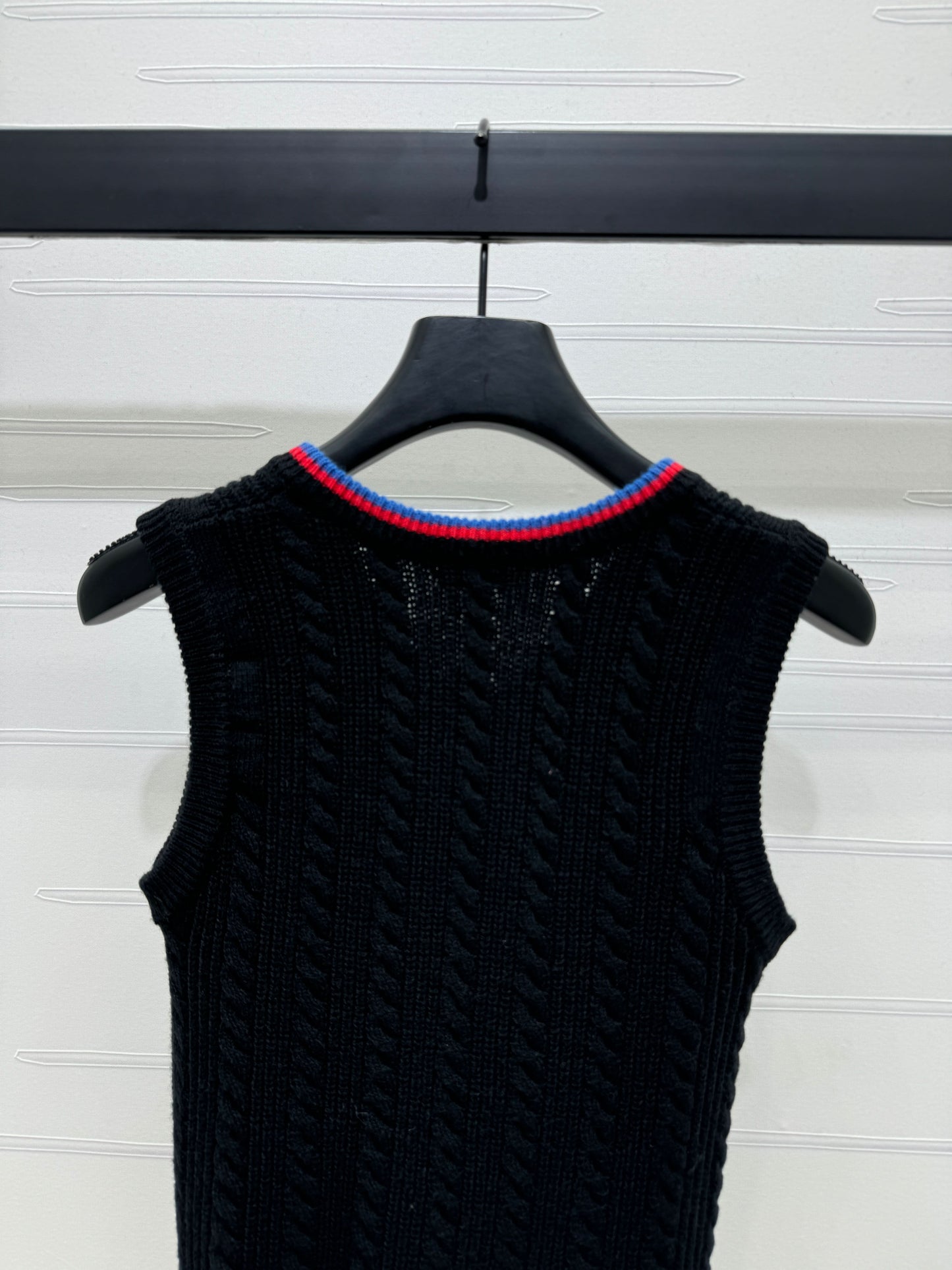 Loew-Cable Knit V-Neck Vest - Silhouette Atelier 