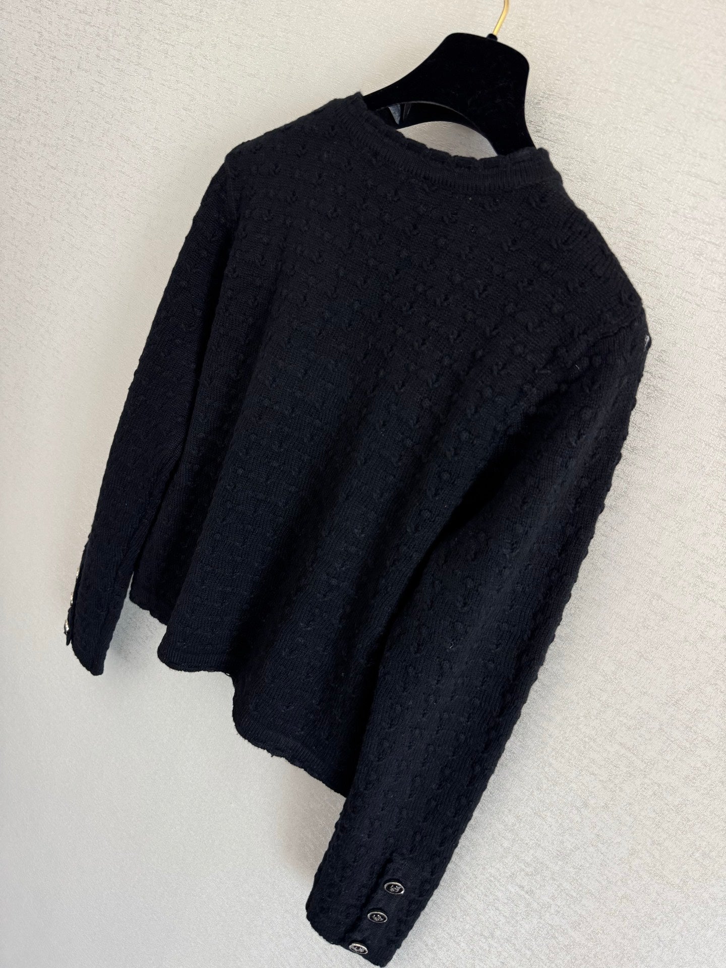 Knitted crew neck cardigan (hidden version)