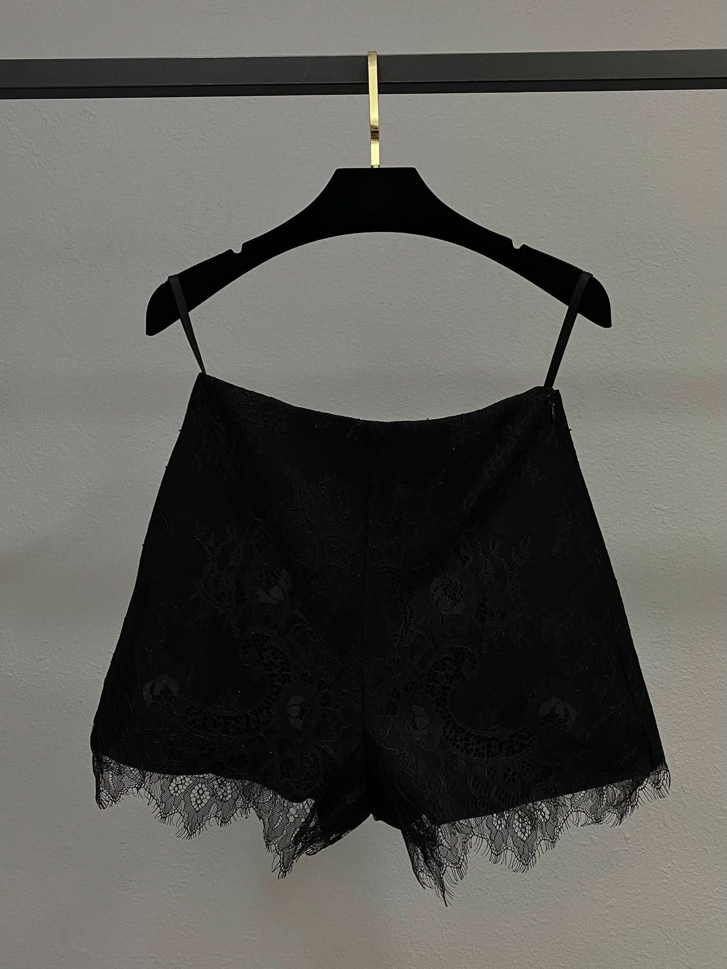 AL-Black lace shorts - Silhouette Atelier 