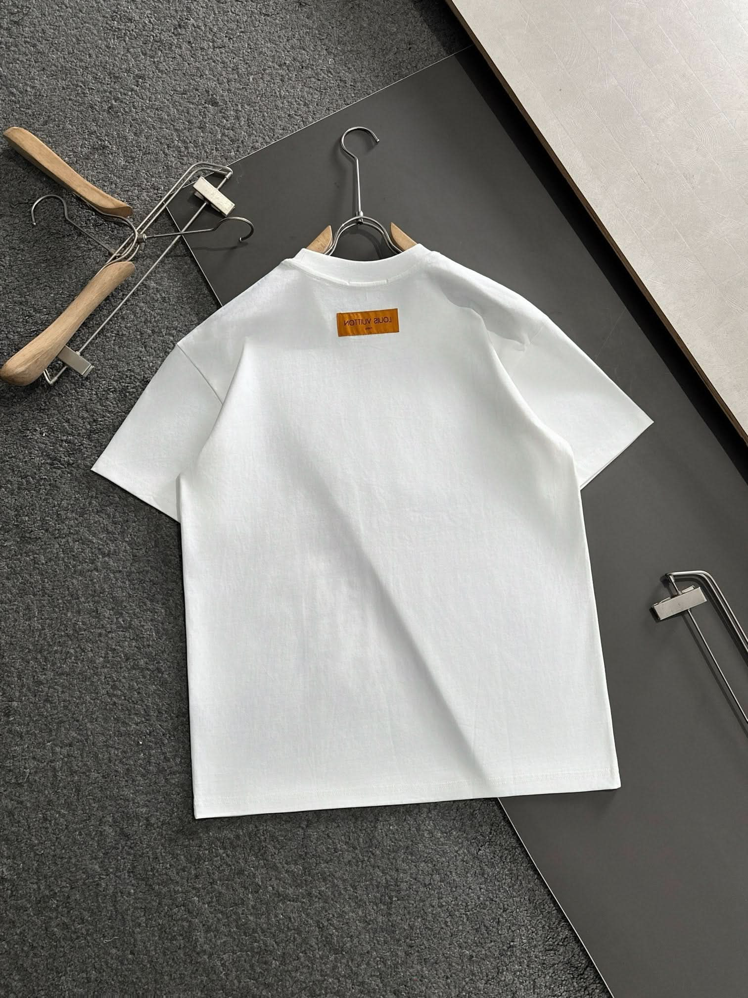 FG-Round neck fashionable T-shirt - Silhouette Atelier 