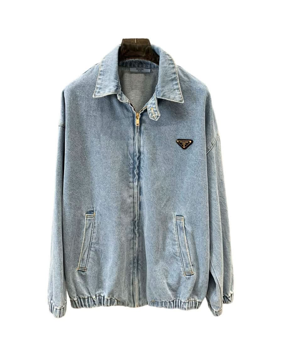 Simple and versatile denim jacket