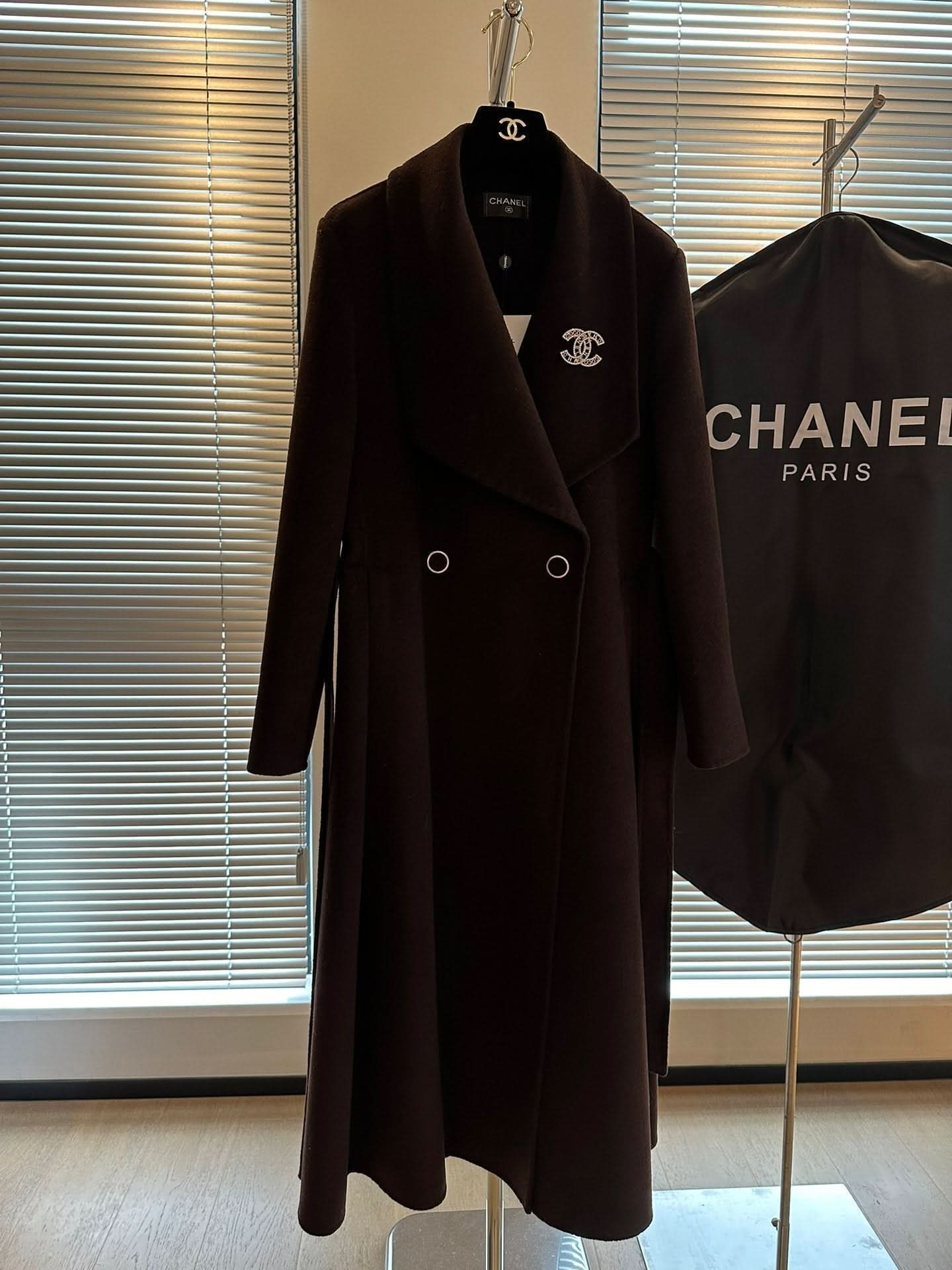 New Cashmere Coat with Logo Brooch