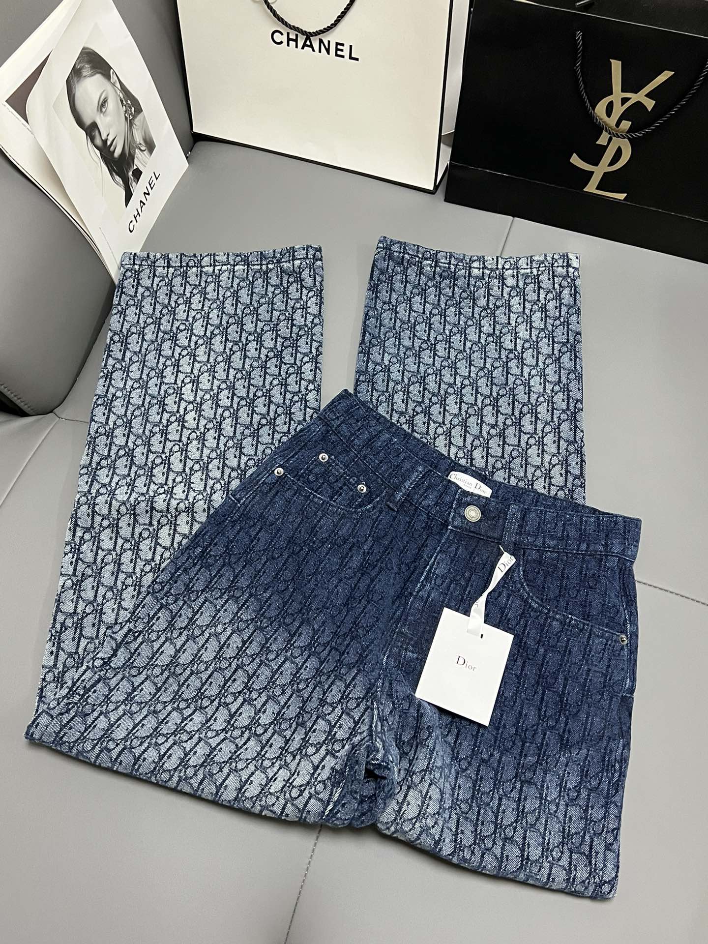 New style monogram print jeans