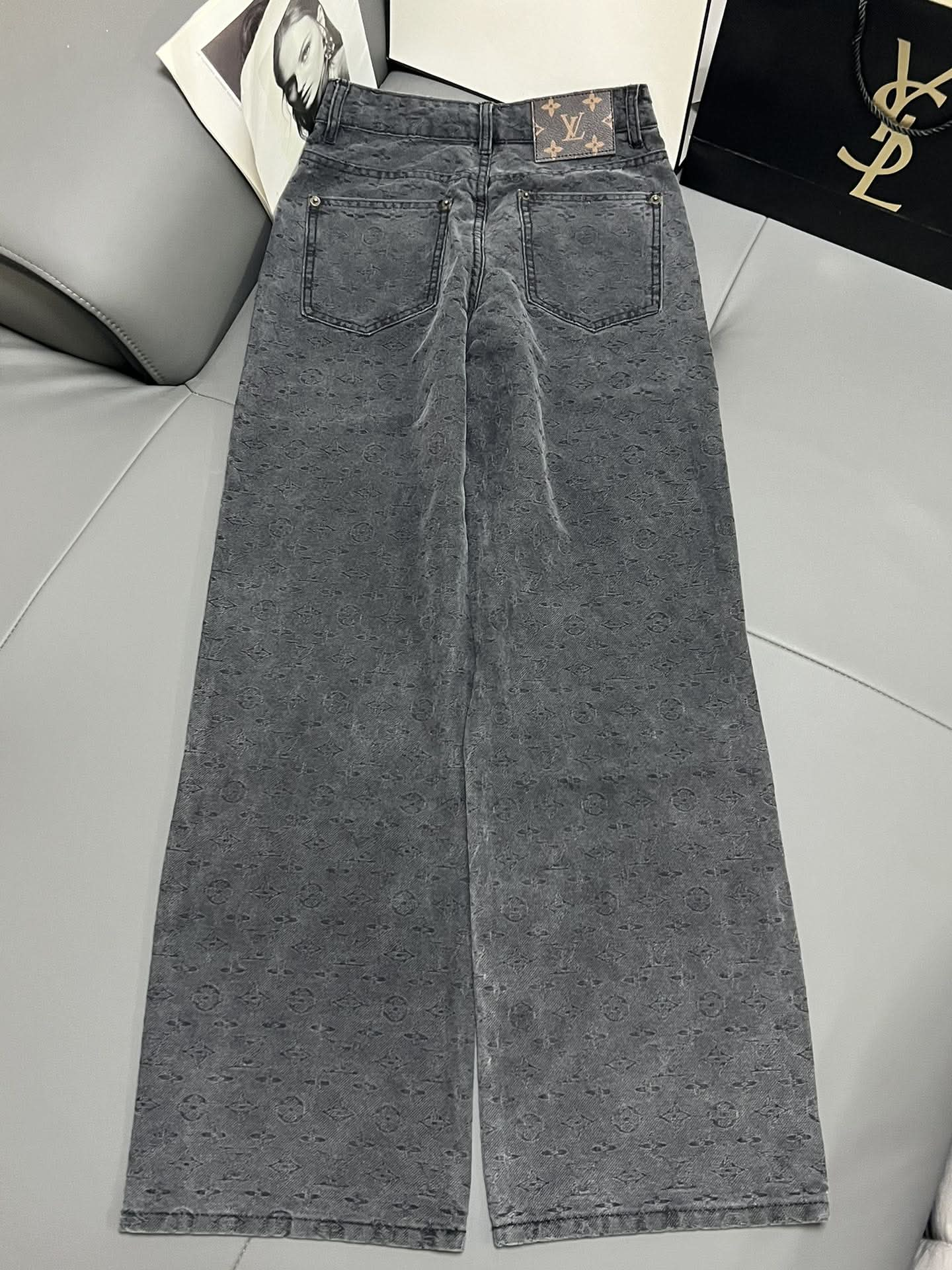 New style monogram print jeans