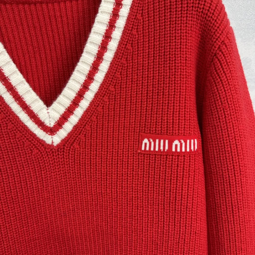 MIU25 Early Spring Classic V-neck Long-sleeved Sweater - Silhouette Atelier 