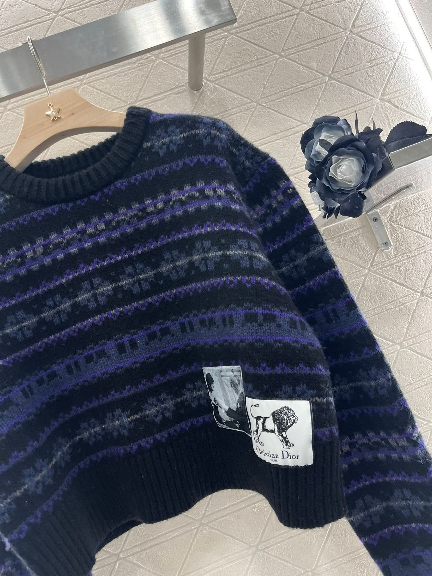 dio25 Early spring striped crew-neck sweater - Silhouette Atelier 