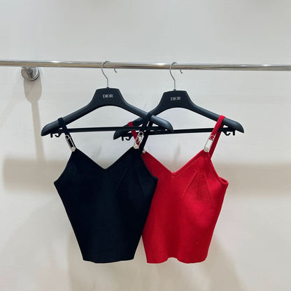 Versa*e25 safety pin camisole - Silhouette Atelier 