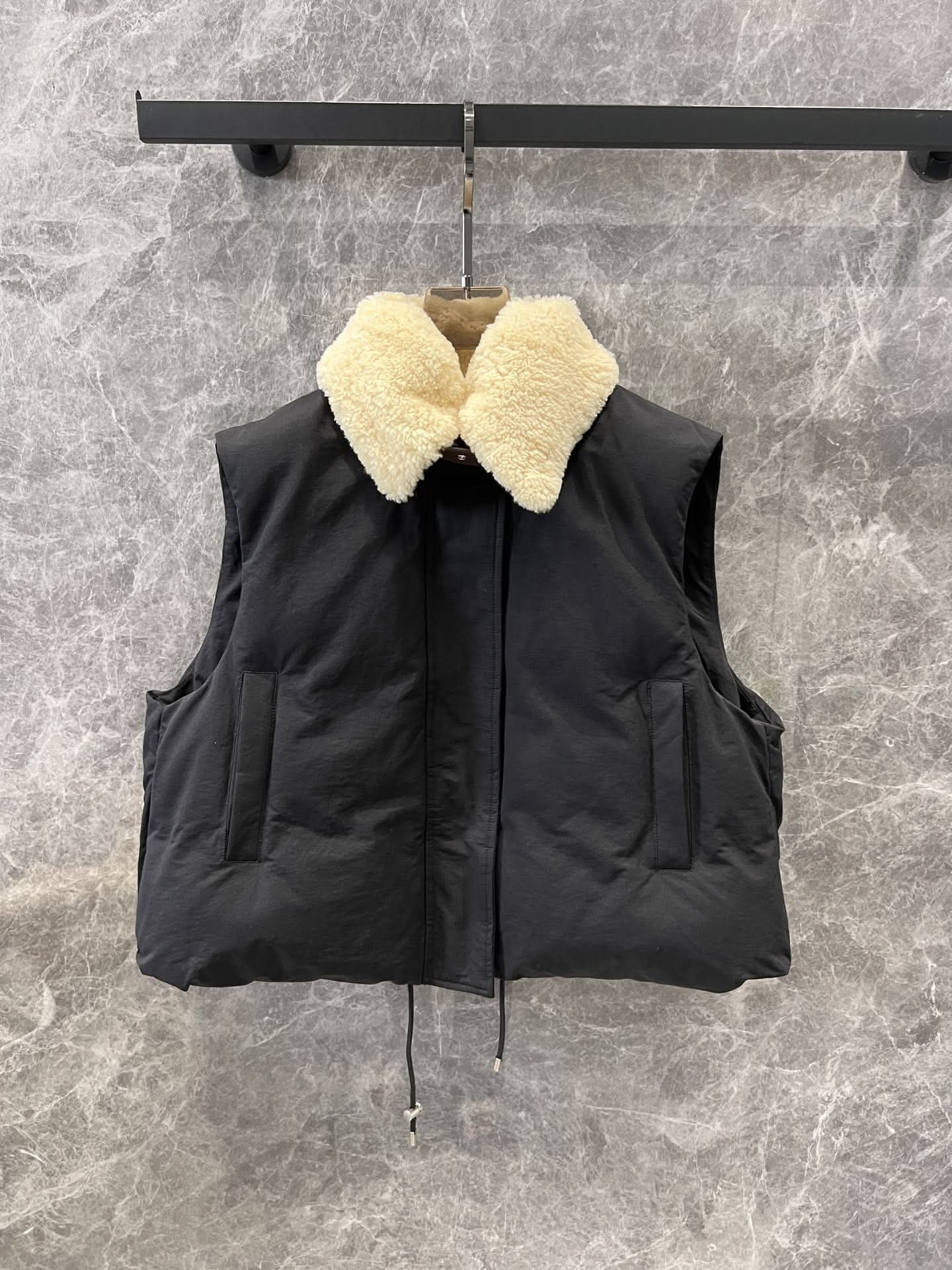 New leather buckle patchwork lamb wool vest - Silhouette Atelier 